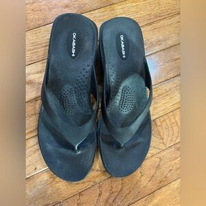 Okabashi Black Sandals Comfortable Slip-On Design M/L